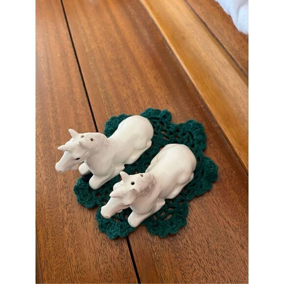 Vintage Norcrest Japan porcelain salt and pepper shakers unicorn fantasy rare - Picture 3 of 5